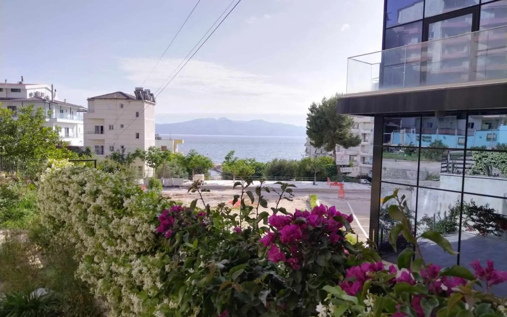 Apartment Teona location